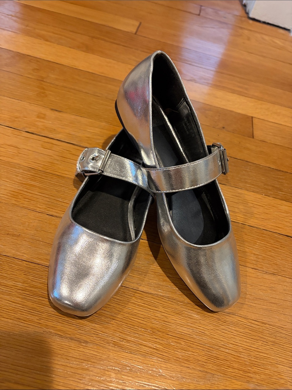 Dolce Vita women’s Metallic Silver Mary Jane Flats with Buckle